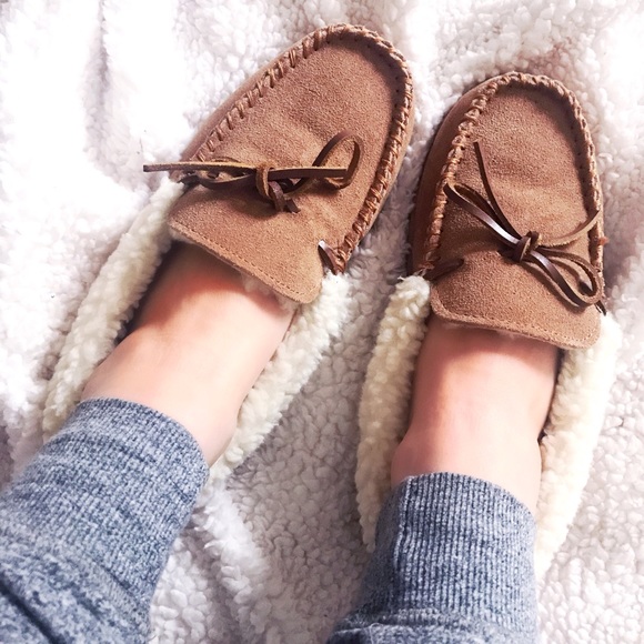 clarks ladies moccasin slippers